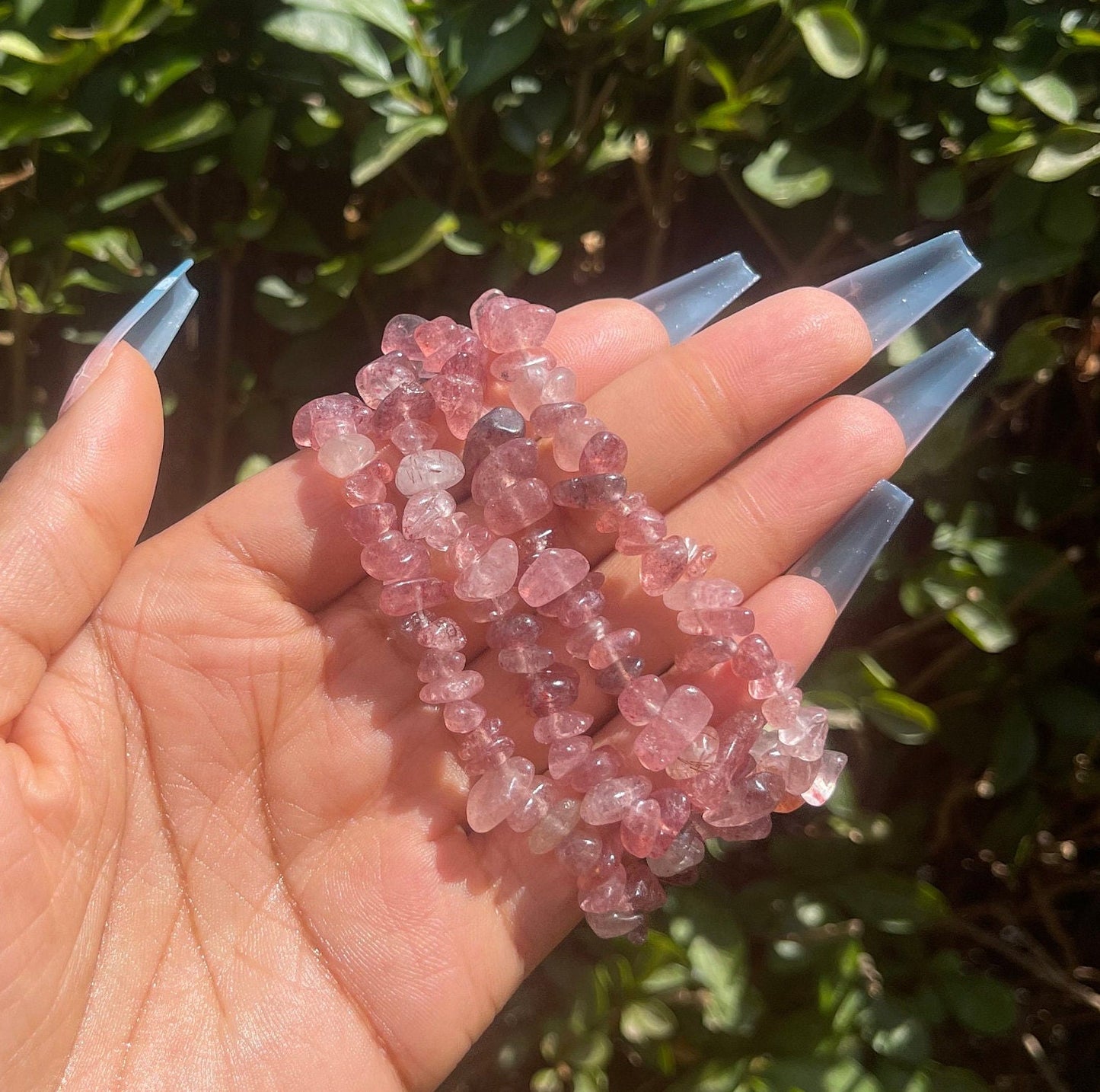 Strawberry Quartz Chip Bracelet, Healing Crystals, Gemstone Bracelets, Handmade Jewelry, Summer Jewelry, Natural Chakra Stones, Gift for Her