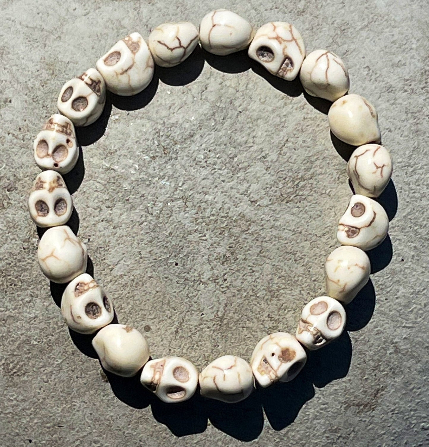 Skull Bracelet, Halloween Jewelry, Halloween Bracelet, Healing Crystals, Halloween Gift, Gothic, Skull Shaped, Gemstone Bracelet