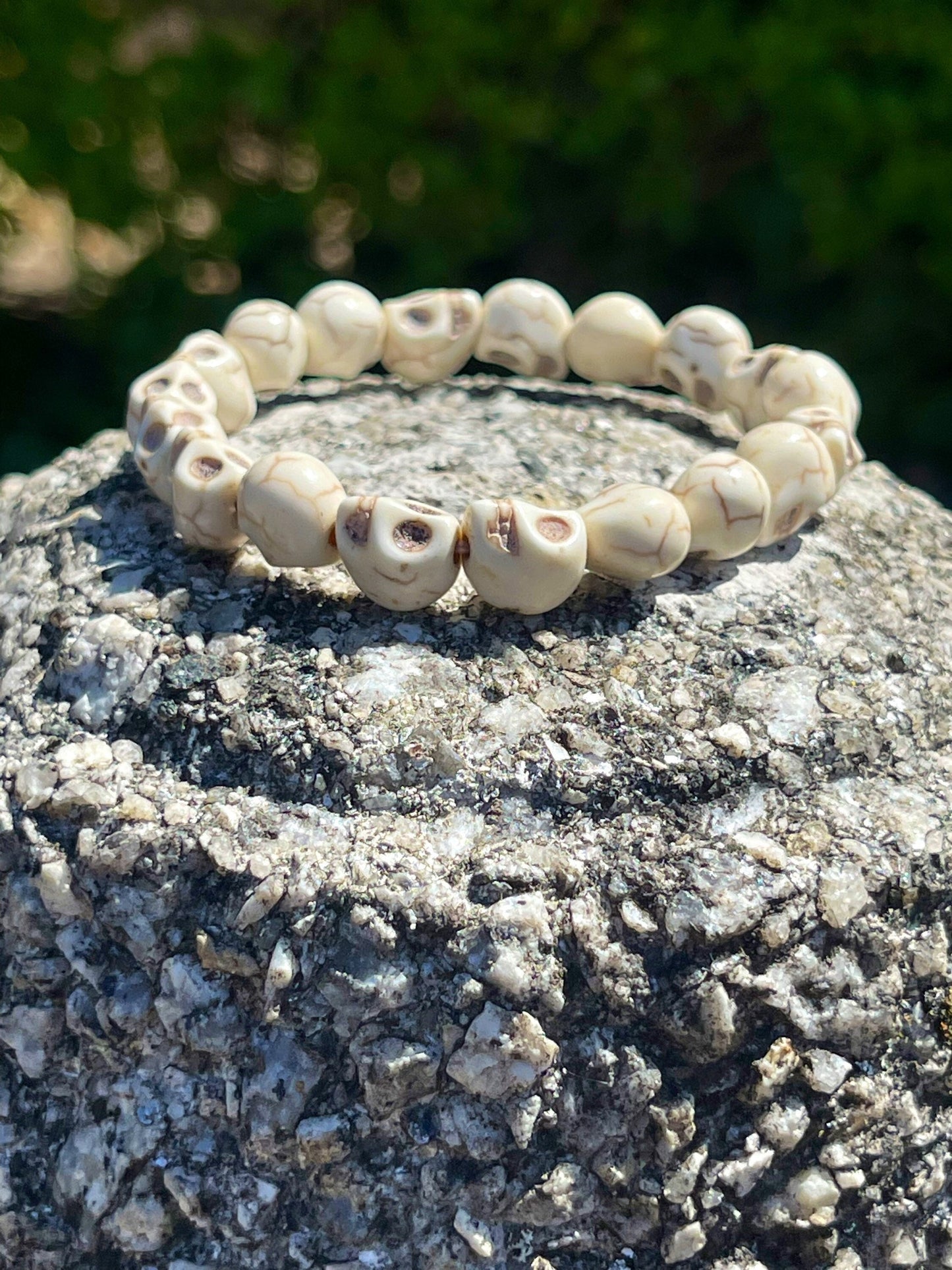 Skull Bracelet, Halloween Jewelry, Halloween Bracelet, Healing Crystals, Halloween Gift, Gothic, Skull Shaped, Gemstone Bracelet